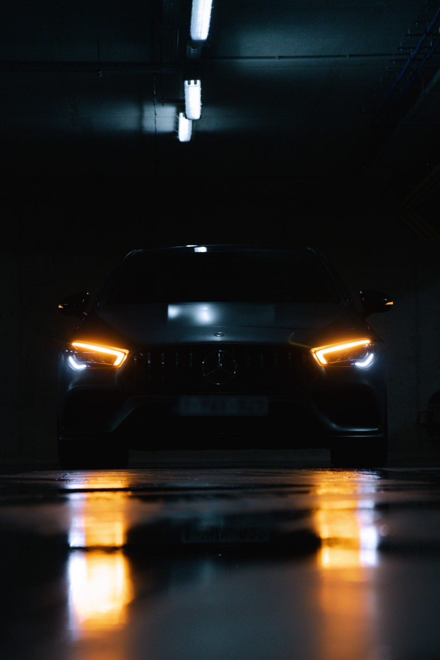 Mercedes ambient lighting © Robin Van Buggenhout in garage